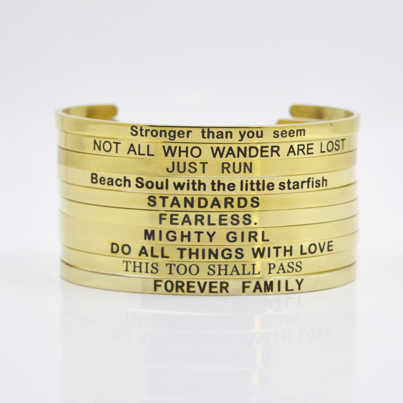 Letras de acero inoxidable de oro de 4 mm al por mayor titanio acero C Shape Breathe Dream Pulsera intrépida